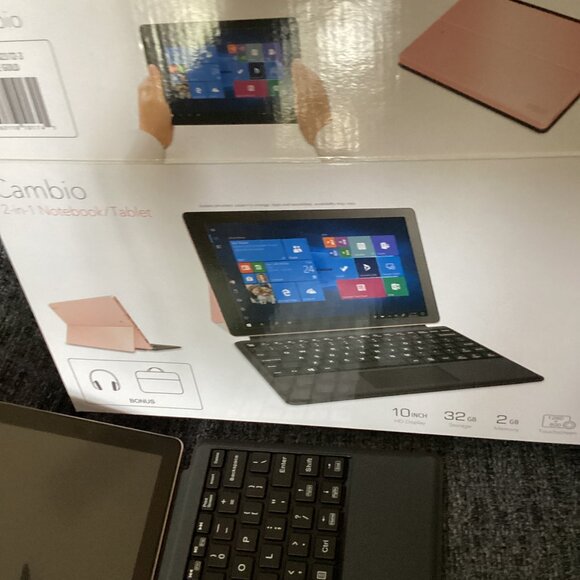 New RCA 2-in-1 Notebook/tablet w/keyboard & head phone - Picture 1 of 7